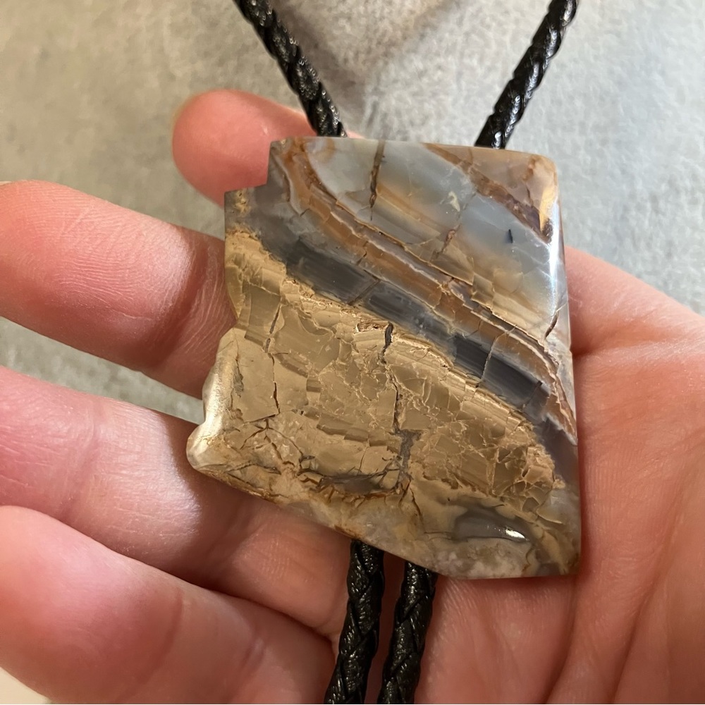 Arizona State Agate Crystal Stone Bolo Tie Figural Southwestern Cowboy